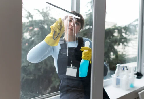 Nettoyage de vitres intérieures et extérieures à Varanges